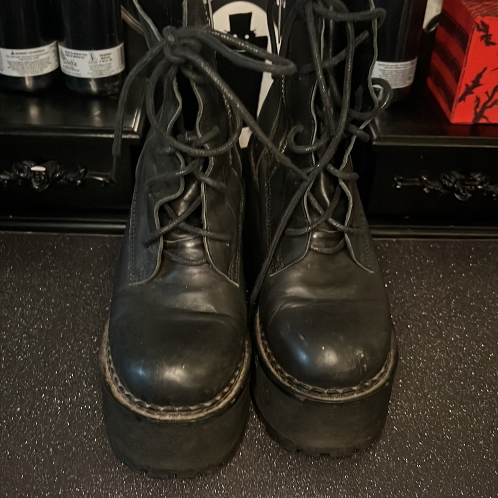 Platform boots size 6